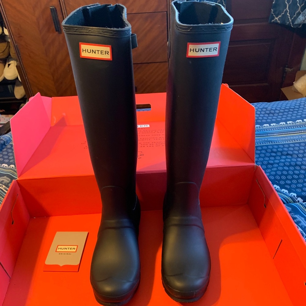 BRAND NEW HUNTER BOOTS